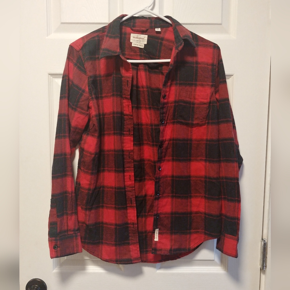 Black and Red Weatherproof Vintage Flannel Size Small